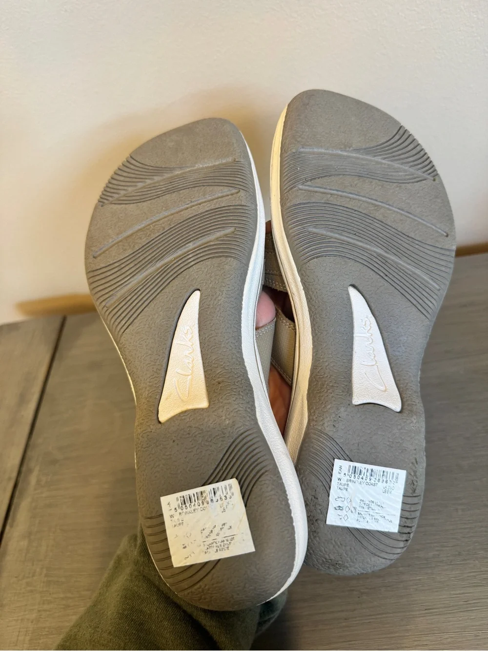 Cloudsteppers by Clark  Sandals Adjustable beige brown  Slide Women's Sz 6
